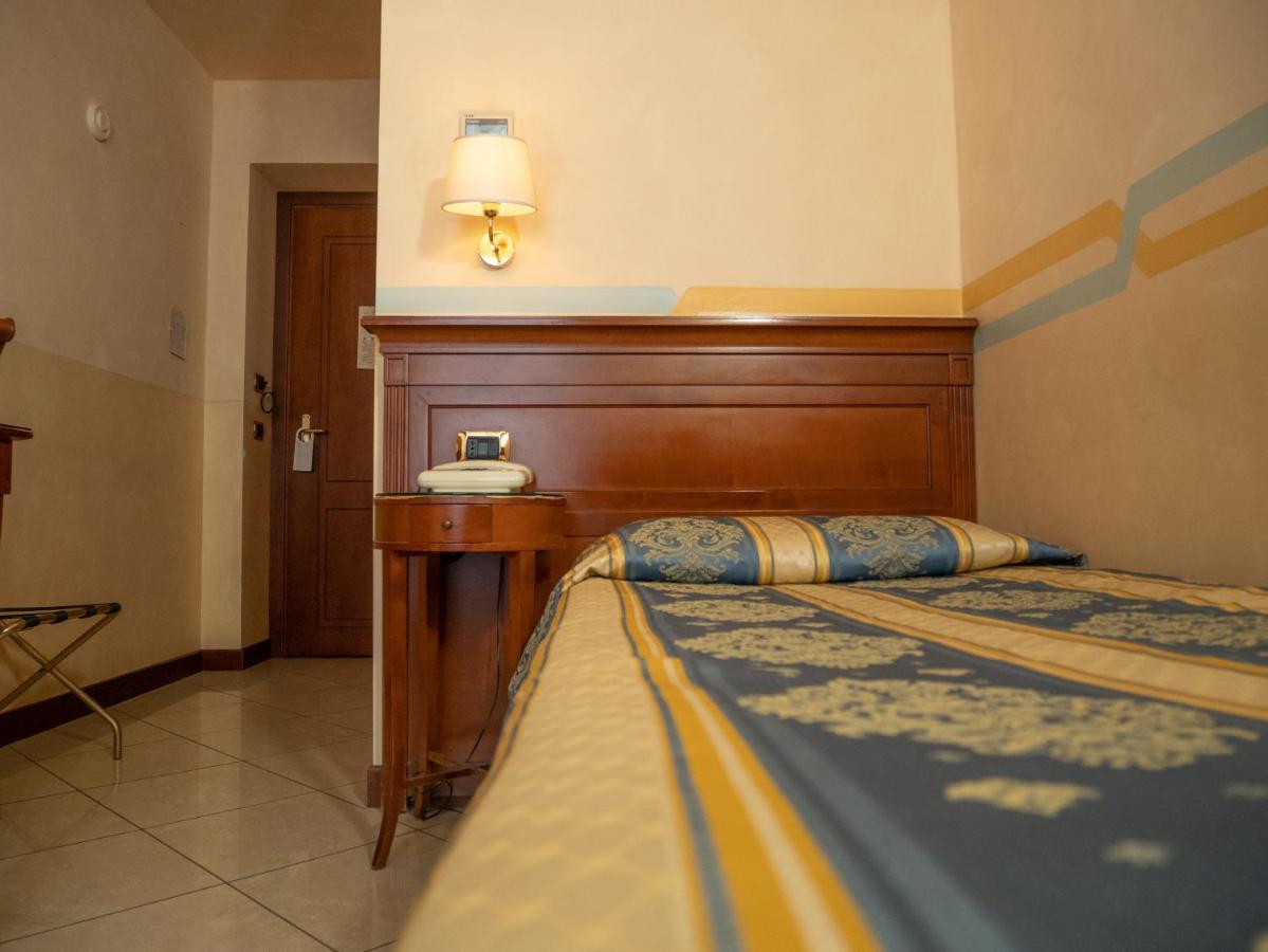 Hotel Londra Αλεξάνδρεια Εξωτερικό φωτογραφία